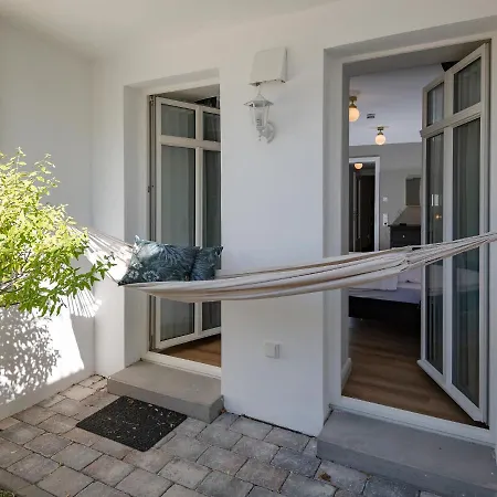 Stilvolles Garten-appartment Im Kurgebiet Апартаменты *