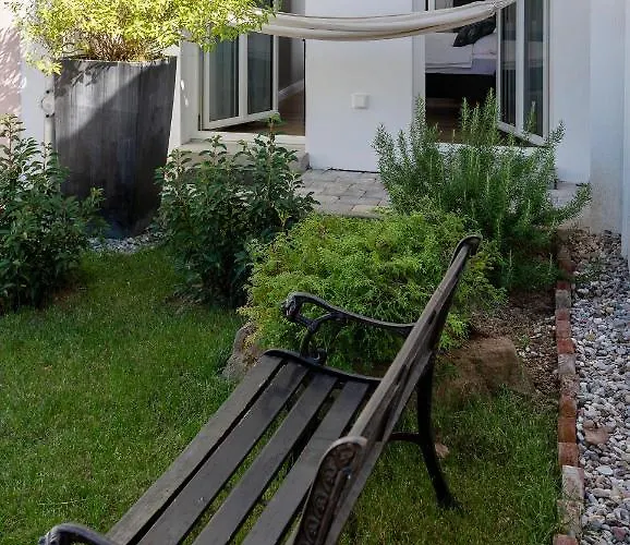 Stilvolles Garten-appartment Im Kurgebiet Апартаменты *